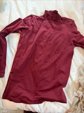 Tumi Men's Burgundy Long-Sleeve Turtleneck